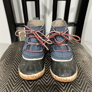 GUC Out and About Sorel Rain Boots